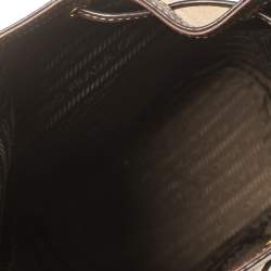 مملوكة مسبقًا حقيبة باكيت برادا كانفاس بني جاكار بالشعار وحواف جلد