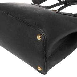 مملوكة مسبقًا حقيبة يد توتس برادا جلد سافيانو كوير صغيرة بيد مزدوجة