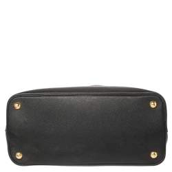 مملوكة مسبقًا حقيبة يد توتس برادا جلد سافيانو كوير صغيرة بيد مزدوجة