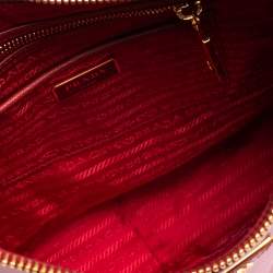 Pre Owned حقيبة هوبو برادا سحاب جلد سافيانو أحمر