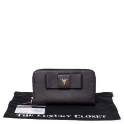 Pre Owned Prada Black Saffiano Lux Leather Bow Zip Around Wallet