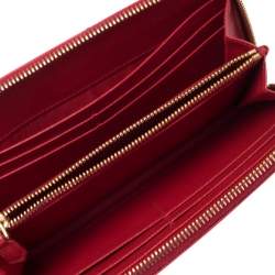 Pre Owned محفظة برادا جلد سافيانو لوكس أحمر بسحاب دائري