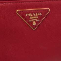 Pre Owned محفظة برادا جلد سافيانو لوكس أحمر بسحاب دائري