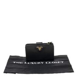 Pre Owned Prada Black Saffiano Leather Compact Wallet