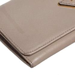 Pre Owned Prada Beige Saffiano Lux Leather Flap Continental Wallet