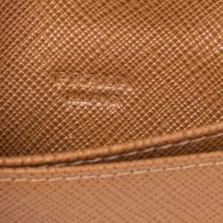 Pre Owned حافظة بطاقات برادا قلاب جلد لوكس فاخر سافيانو بني