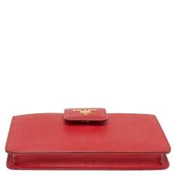 مملوكة مسبقًا Prada Red Saffiano Leather Wallet on Chain