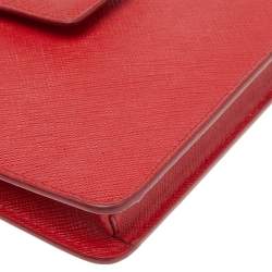 مملوكة مسبقًا Prada Red Saffiano Leather Wallet on Chain