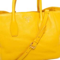 مملوكة مسبقًا حقيبة يد توتس برادا جلد  فيتيلو داينو أصفر
