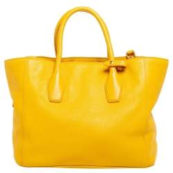 مملوكة مسبقًا حقيبة يد توتس برادا جلد  فيتيلو داينو أصفر