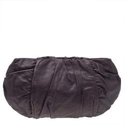 مملوكة مسبقًا حقيبة صغيرة برادا جلد بطيات بني داكن 