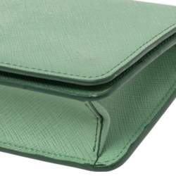 مملوكة مسبقًا محفظة بسلسلة برادا باندوليرا ميني معدن سافيانو أخضر بيستا