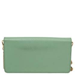 مملوكة مسبقًا محفظة بسلسلة برادا باندوليرا ميني معدن سافيانو أخضر بيستا