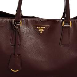 Pre Owned Prada Burgundy Saffiano Vernice Leather Medium Galleria Tote