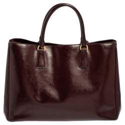 Pre Owned Prada Burgundy Saffiano Vernice Leather Medium Galleria Tote