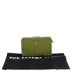 Pre Owned Prada Green Saffiano Leather Compact Wallet