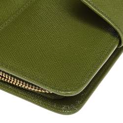 Pre Owned Prada Green Saffiano Leather Compact Wallet