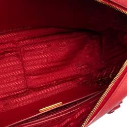 Pre Owned Prada Red Saffiano Lux Leather Zip Bauletto Bag