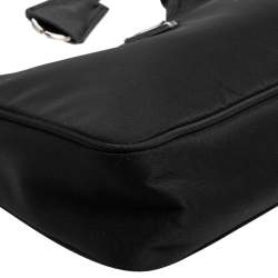 Pre Owned Prada Black Nylon Re-Edition 2000 Shoulder Bag