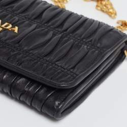 Pre Owned Prada Black Nappa Gaufre Leather Wallet On Chain
