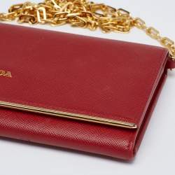 مملوكة مسبقًا Prada Red Saffiano Metal Leather Flap Wallet on Chain