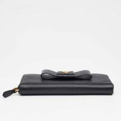 Pre Owned Prada Black Saffiano Leather Bow Zip Around Wallet
