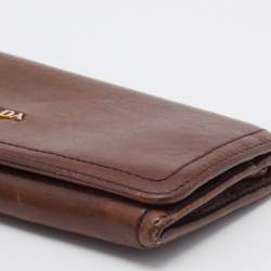 Pre Owned Prada Brown Leather Flap Continental Wallet
