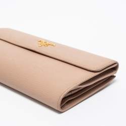 Pre Owned Prada Beige Vitello Move Leather Flap Continental Wallet