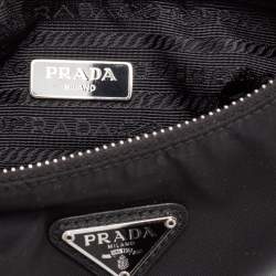 Pre Owned Prada Black Nylon Re-Edition 2005 Shoulder Bag