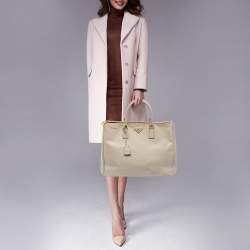 Pre Owned Prada Grey Saffiano Lux Leather Executive Galleria Tote