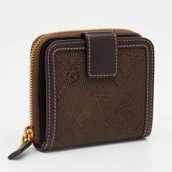 Pre Owned محفظة كومباكت برادا جلد وجاكار بني بالشعار 