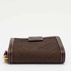 Pre Owned محفظة كومباكت برادا جلد وجاكار بني بالشعار 