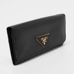 Pre Owned Prada Black Saffiano Triangle Logo Continental Flap Wallet