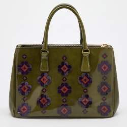 Pre Owned Prada Green Floral Applique Patent Leather Medium Double Zip Tote