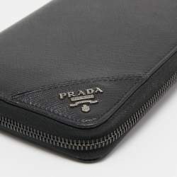 مملوكة مسبقًا Prada Black Saffiano Leather Zip Around Wallet