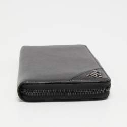مملوكة مسبقًا Prada Black Saffiano Leather Zip Around Wallet