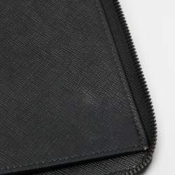 مملوكة مسبقًا Prada Black Saffiano Leather Zip Around Wallet