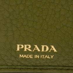 Pre Owned Prada Green Daino Leather Bifold Card Case