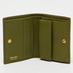 Pre Owned Prada Green Daino Leather Bifold Card Case