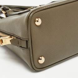 Pre Owned حقيبة برادا برومينيد جلد سافيانو لوكس أزرق صفراء صغيرة