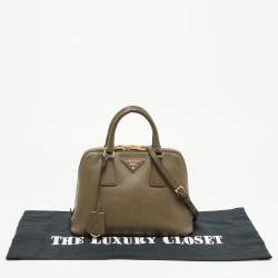 Pre Owned حقيبة برادا برومينيد جلد سافيانو لوكس أزرق صفراء صغيرة