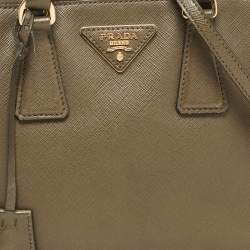 Pre Owned حقيبة برادا برومينيد جلد سافيانو لوكس أزرق صفراء صغيرة