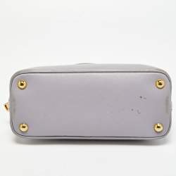 مملوكة مسبقًا حقيبة برادا برومينيد جلد سافيانو لوكس أزرق صفراء صغيرة