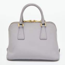 مملوكة مسبقًا حقيبة برادا برومينيد جلد سافيانو لوكس أزرق صفراء صغيرة