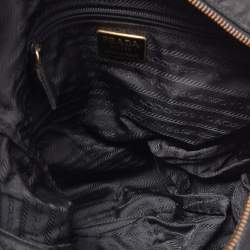 مملوكة مسبقًا Prada Black Quilted Nylon and Leather Logo Flap Chain Bag