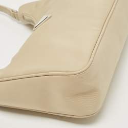 مملوكة مسبقًا Prada Cream Nylon and Leather Re-Edition 2005 Baguette Bag