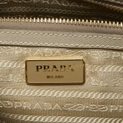 مملوكة مسبقًا Prada Light Grey Saffiano Lux Leather Small Galleria Double Zip Tote