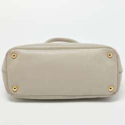 مملوكة مسبقًا Prada Light Grey Saffiano Lux Leather Small Galleria Double Zip Tote