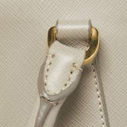 مملوكة مسبقًا Prada Light Grey Saffiano Lux Leather Small Galleria Double Zip Tote