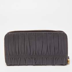 Pre Owned Prada Dark Grey Gaufre Leather Zip Around Wallet